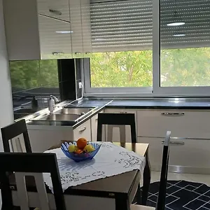  Apartment Qetesia Albanien